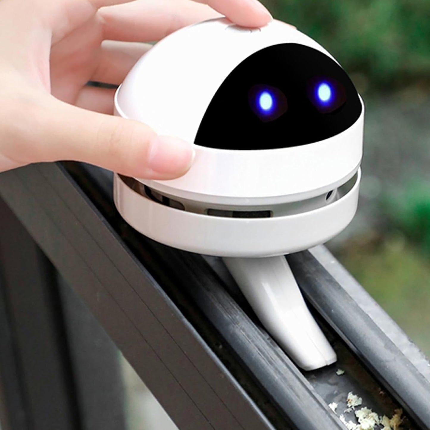 Mini Desktop Vacuum Cleaner – Portable Wireless Sweeper for Crumbs, Dust & Eraser Shavings